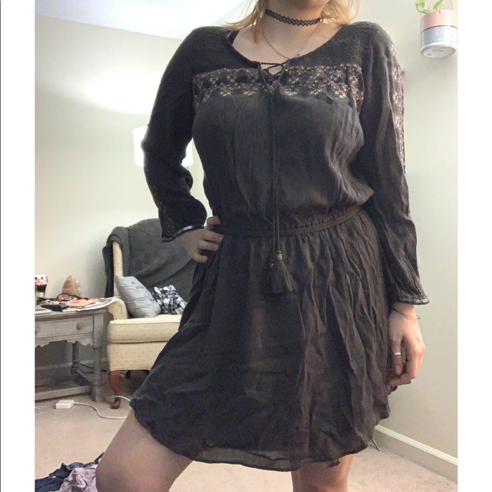 American Eagle Grey Peasant Dress